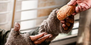 Find out how to spot a good hearted person