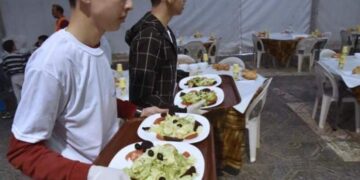 Algeria to give monthly pay to unemployed people