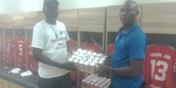 Businessman Ebenezer Apodei donates to Hearts of Oak