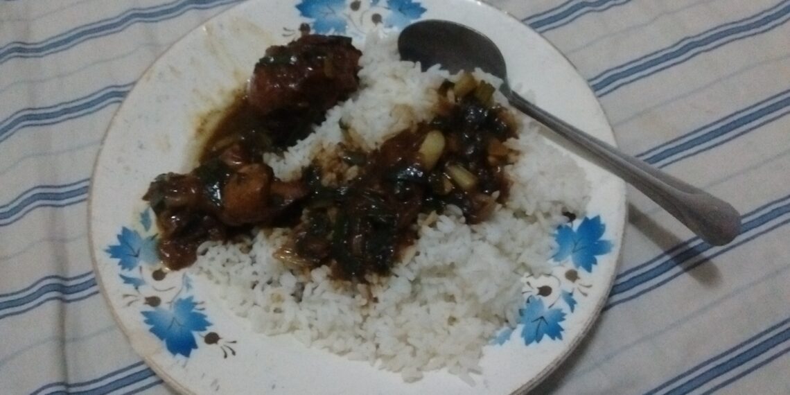 Girl ate leftover rice and noodles; Hours later, doctors amputated her legs and fingers