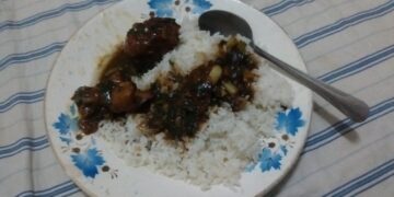 Girl ate leftover rice and noodles; Hours later, doctors amputated her legs and fingers