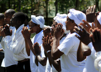 Clapping and stomping your feet while praying is a curse - Pastor