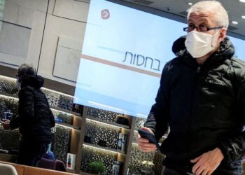 Roman Abramovich suffered ‘suspected poisoning’ at talks