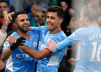 City outclass United in Manchester derby