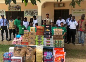 HappyFM/Lakeside Marina Park donate to Mercy Social Center