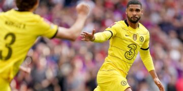 Chelsea reach third consecutive FA Cup final with victory against Crystal Palace