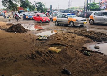 Flood destroys roads in Accra