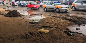 Flood destroys roads in Accra