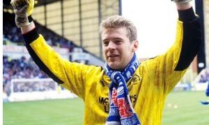 Fmr. Man United goalkeeper, Andy Goram reveals he has just weeks to live