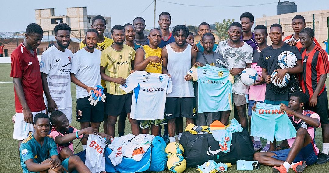 Black Stars winger Joseph Paintsil donates jerseys to boyhood club Ajax Fadama