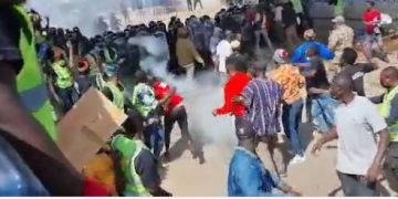 Arise Ghana demo: Stone-throwing demonstrators attack police, prompting tear gas shots