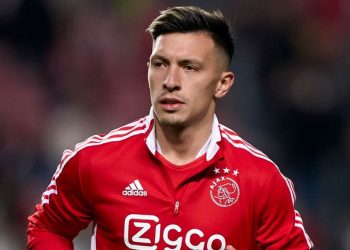 Manchester United agree Lisandro Martinez deal with Ajax worth £45m