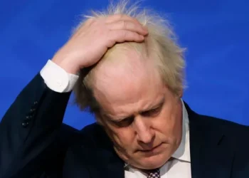 Unwise for Johnson to retain power while successor chosen – Former PM