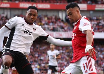 Arsenal rally to beat Fulham, top Premier League in flawless start