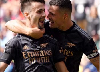Arsenal go top as Vieira stunner caps win over Brentford