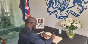 Director-General of SIGA signs book of condolence – Queen Elizabeth II