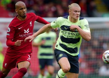 Liverpool edge Man City in thriller as Klopp sees red
