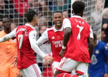 Arsenal leapfrog Manchester City to top Premier League as Gabriel goal sees off Chelsea