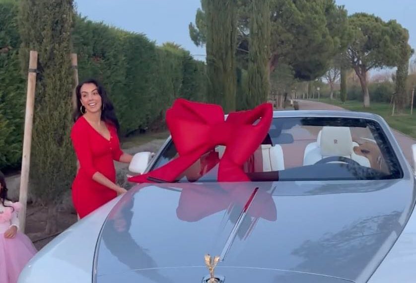 Ronaldo gets a Rolls Royce gift from Partner, Georgina Rodriguez