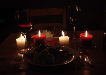 I can’t go on a date with a guy who can’t spend 10k on me – Young Lady tells suitors