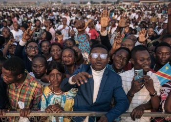 Pope Francis in DR Congo: A million gather for Kinshasa mass