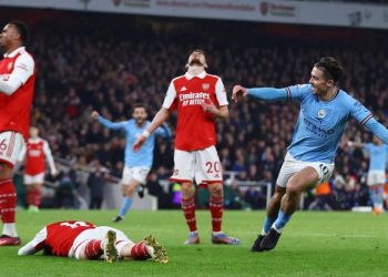 Man City go top with win over title rivals Arsenal