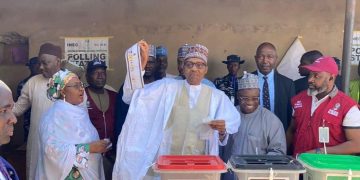 #NigeriaElections2023: Prez Buhari votes in Daura, showed his ballot paper to public