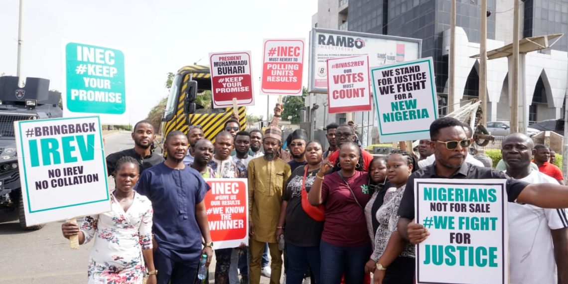 #NigeriaElection2023: Youths storm national collation centre, say poll is fraud