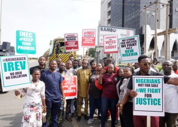 #NigeriaElection2023: Youths storm national collation centre, say poll is fraud