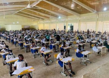 2024 BECE: Buduburam D/A JHS lament over Noise from road construction site during examination Buduburam D/A JHS BECE Candidates have registered their displeasure over noise from a road construction site along Kasoa -Winneba highway. According to them, the level of concentration they need to focus on the examination was not met. Meanwhile, the Odzikurow of Fetteh Kakraba, Nana Essel Amoquandoh urged the candidates to focus and concentrate on the exams and not let the noise distract them. Speaking to the media after writing their first paper, English language, the candidates asserted that if they do not pass their exams, the contractors of the road would be blamed. They are therefore calling on the government to let the contractor halt the work for now till they finish the BECE examination.