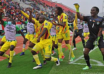 FIFA lift ban on Zimbabwe
