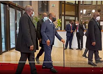 Gabon: Army officers say they have taken power few hours after re-election of ‘ailing’ Ali Bongo