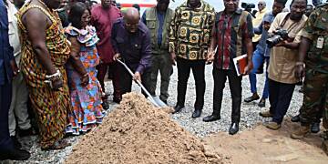 Akufo-Addo unveils 8,000-unit affordable housing project; pauses on expensive Saglemi project