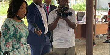 Foreign Affairs minister storms passport office, chases out overstayed officers