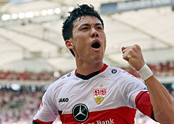 Transferfilla: Liverpool sign Japanese midfielder Wataru Endo from VfB Stuttgart