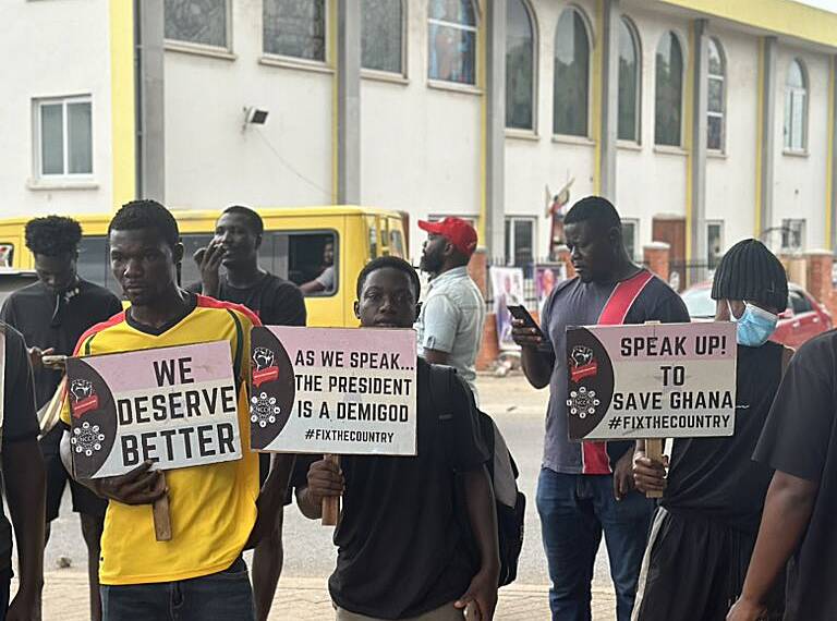 Protestors of #OccupyJulorbiHouse