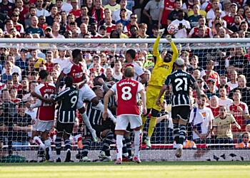 EPL: Arsenal score twice in injury time to beat Manchester United at the Emirates