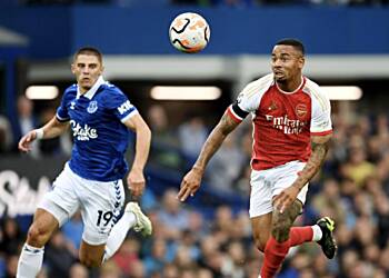 Arsenal narrowly beat Everton to end winless run at Goodison park