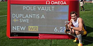 Mondo Duplantis sets new World record