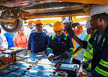 'Not everyone can appreciate what it takes to be an intelligent student' - Bawumia to Mahama on 2023 WASSCE results