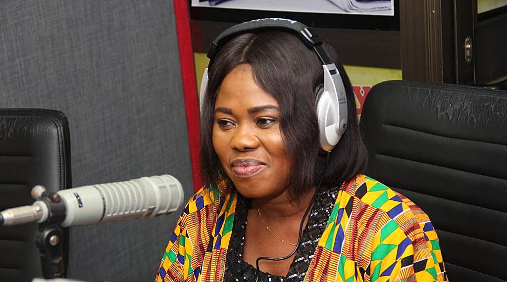 Emilia Arthur encourages Happy Bible Quiz Contestants