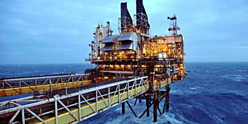 Shell posts $6.2bn profit as oil prices rise again