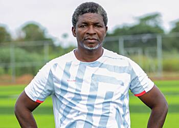 Coach Maxwell Konadu hospitalized after being beaten by Bofoakwa Tano supporters