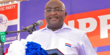 Bawumia contributes GHC200,000 to Komfo Anokye Teaching Hospital project
