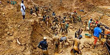 Galamsey fight: Sewhi Akotombra MP and police patrol team arrest 7 illegal miners at Nyamedeso