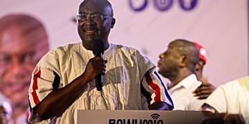 Dr. Bawumia promises to reduce cost of Data and mobile phones