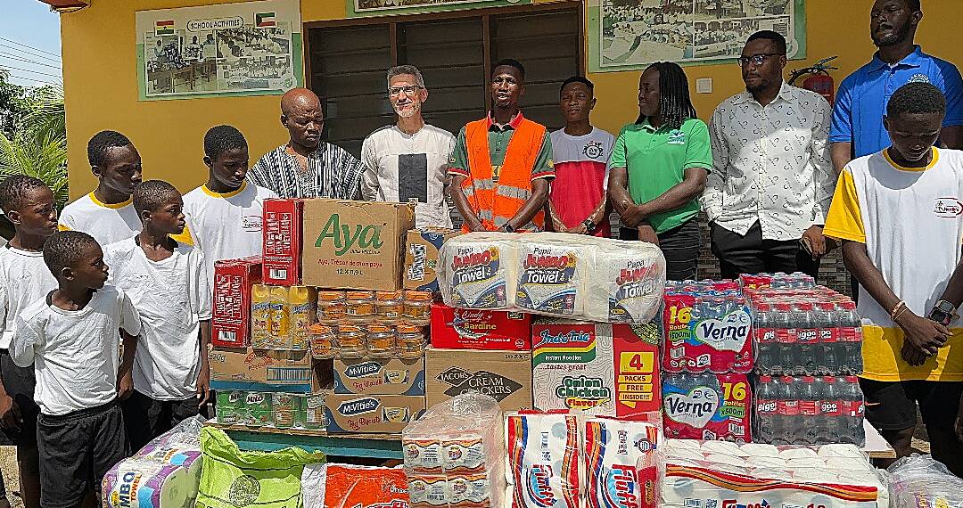 Mercy Social Center receives support from Happy FM/Lakeside Marina Park