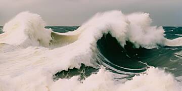 Ghana Meteorological Agency issues warning about hazardous sea conditions