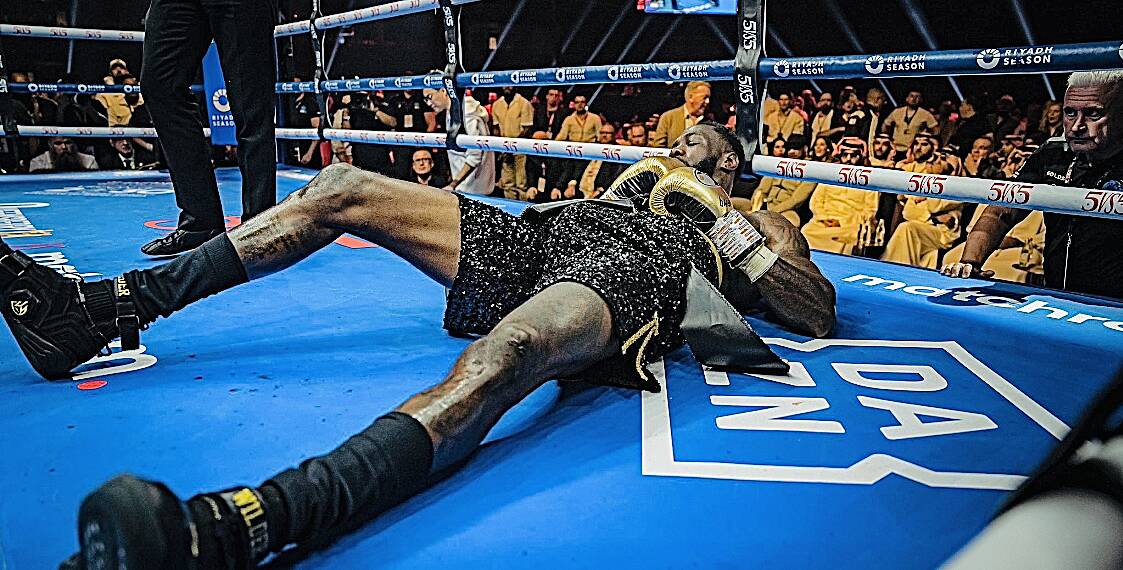 Zhilei Zhang brutally knocks out Deontay Wilder in 5th-round