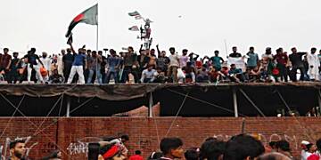 Bangladesh student protesters want parliament dissolved, warn of strict programme